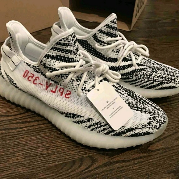 Yeezy main image 4